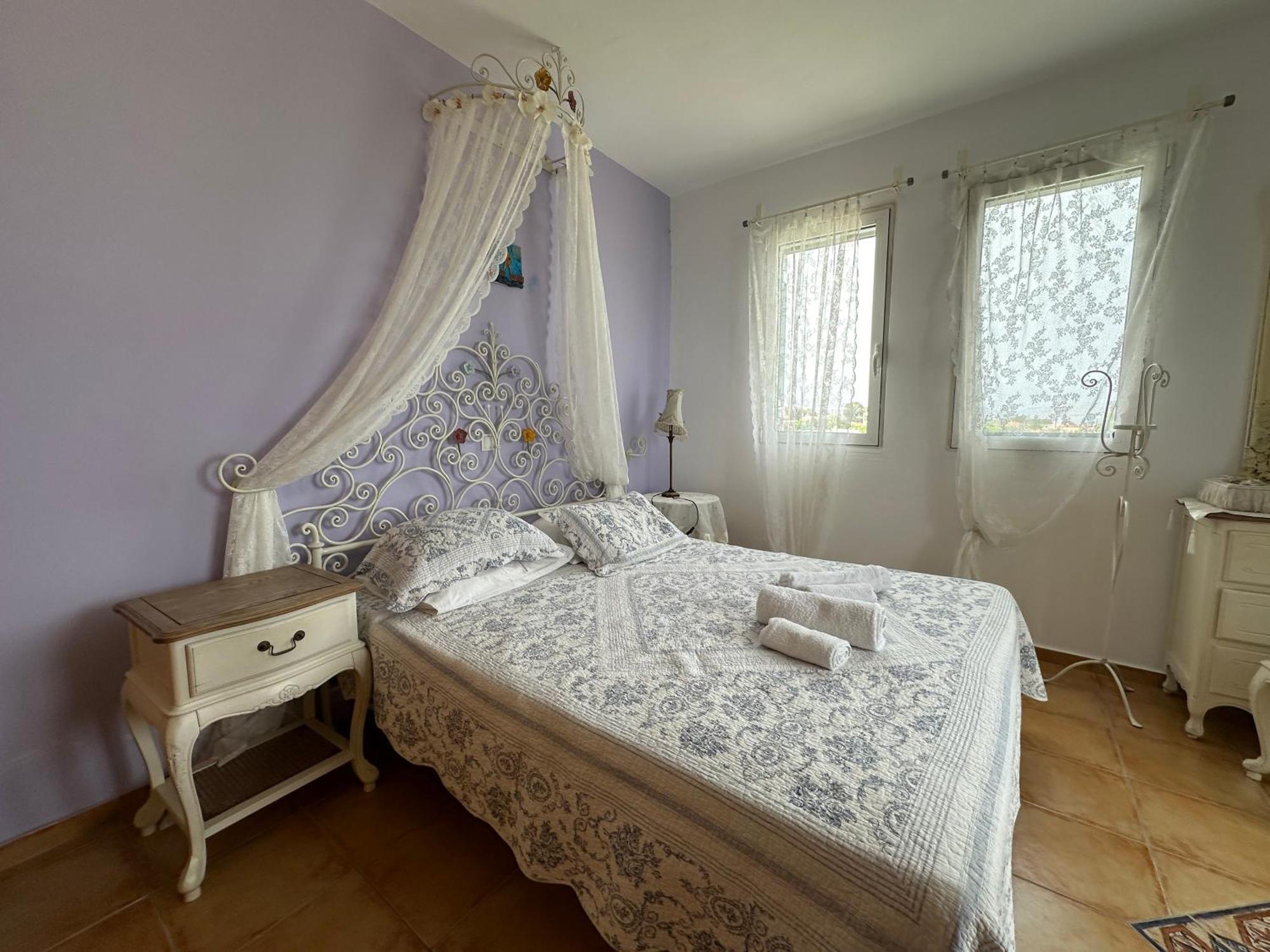 Villaer White *